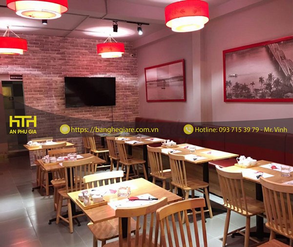 Bàn ghế có thiết kế đẹp, mang đến sự sang trọng và hiện đại cho quán ăn